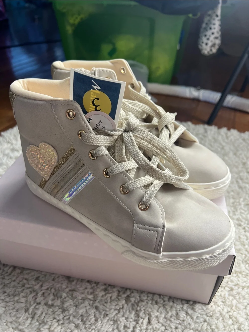 CUPCAKES AND CASHMERE KIDS HIGH TOP SNEAKERS SIZE 3 NWT